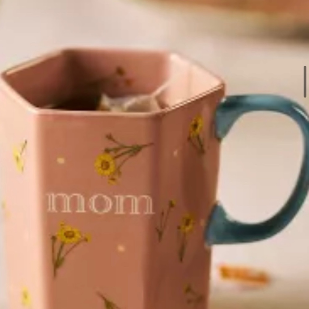 ❤️ ANTHROPOLOGIE MOM COFFEE MUG HAND-PAINTED STONEWARE NEW